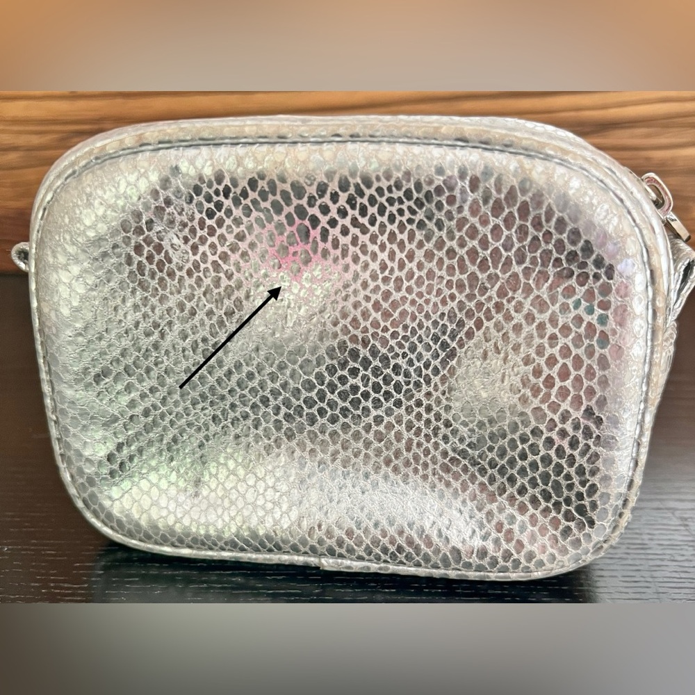 RARE!  TORY BURCH REVA Silver Embossed Leather Makeup Bag - Picture 5 of 7